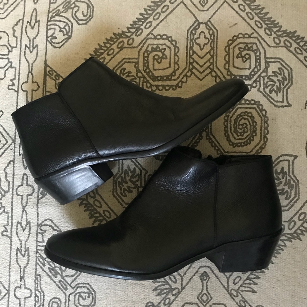 Black leather Sam Edelman ankle booties